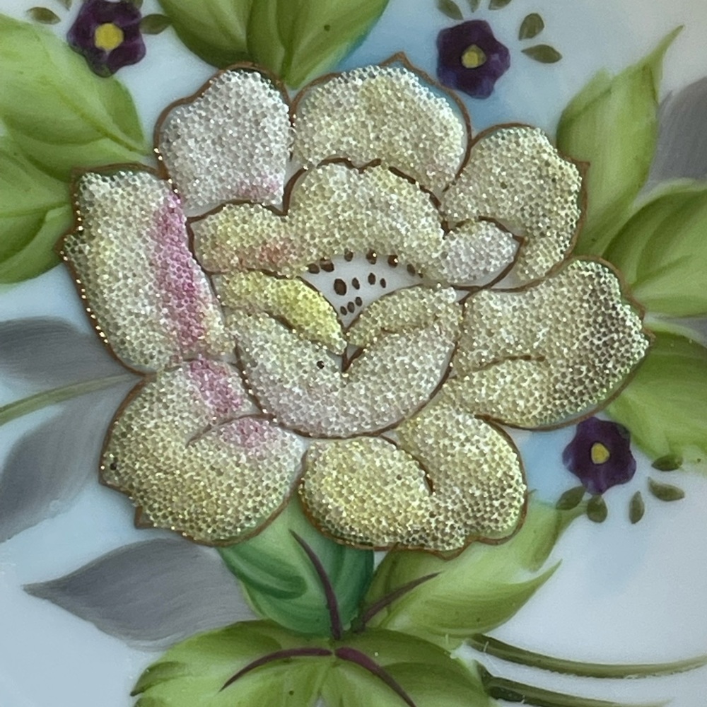 Vintage 3D rose plate 6" - Picture 2 of 12